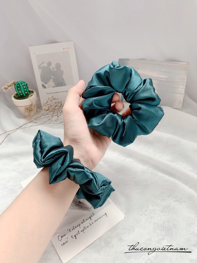 cột tóc Scrunchies màu trơn- m4